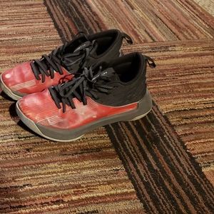 Boys under Armour shoes